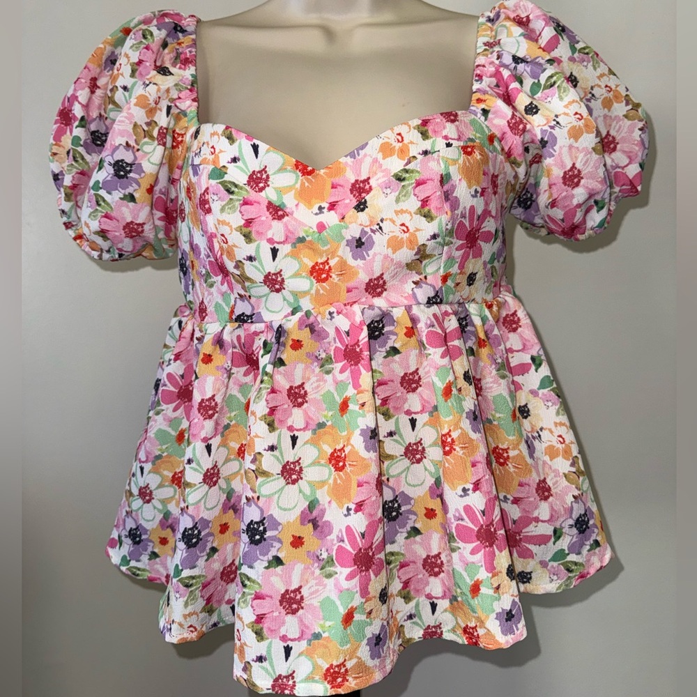 SHEIN (XS) White Colorful Cropped Blouse